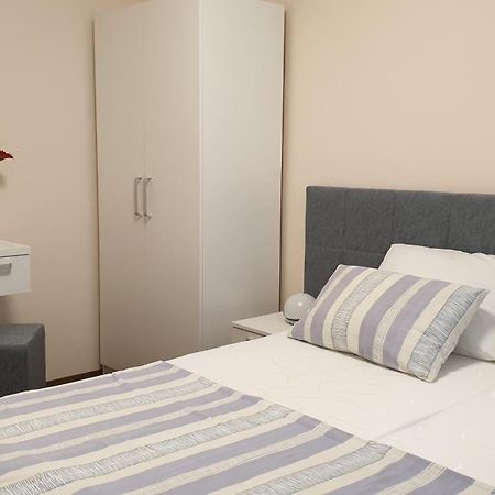 Apartments And Rooms With Parking Space Hvar - 15378 Hvar Town Pokoj fotografie